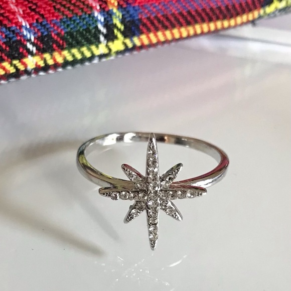 Ladies ring - Picture 1 of 2